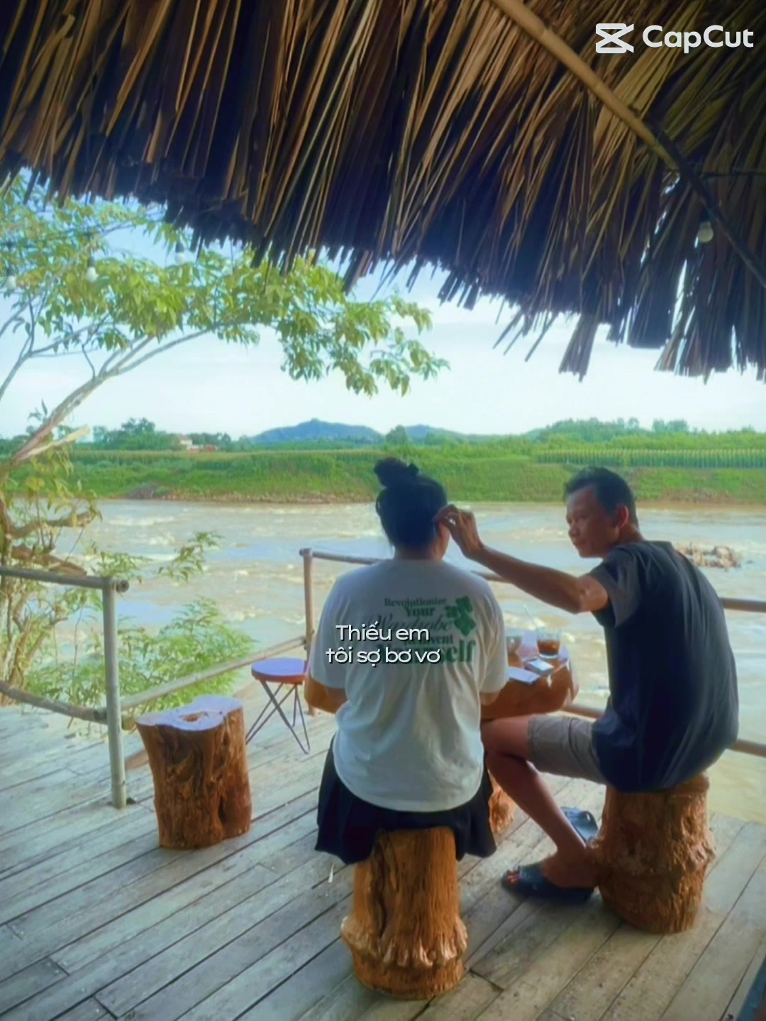 Vẻ đẹp không nằm trên gò má người thiếu nữ.  Mà nó nằm trong ánh mắt của kẻ si tình 😜 #nguyenthibichtuyen #cafesangchill #binhyen #binhminhtrendao #DaoCEO #binhminh 