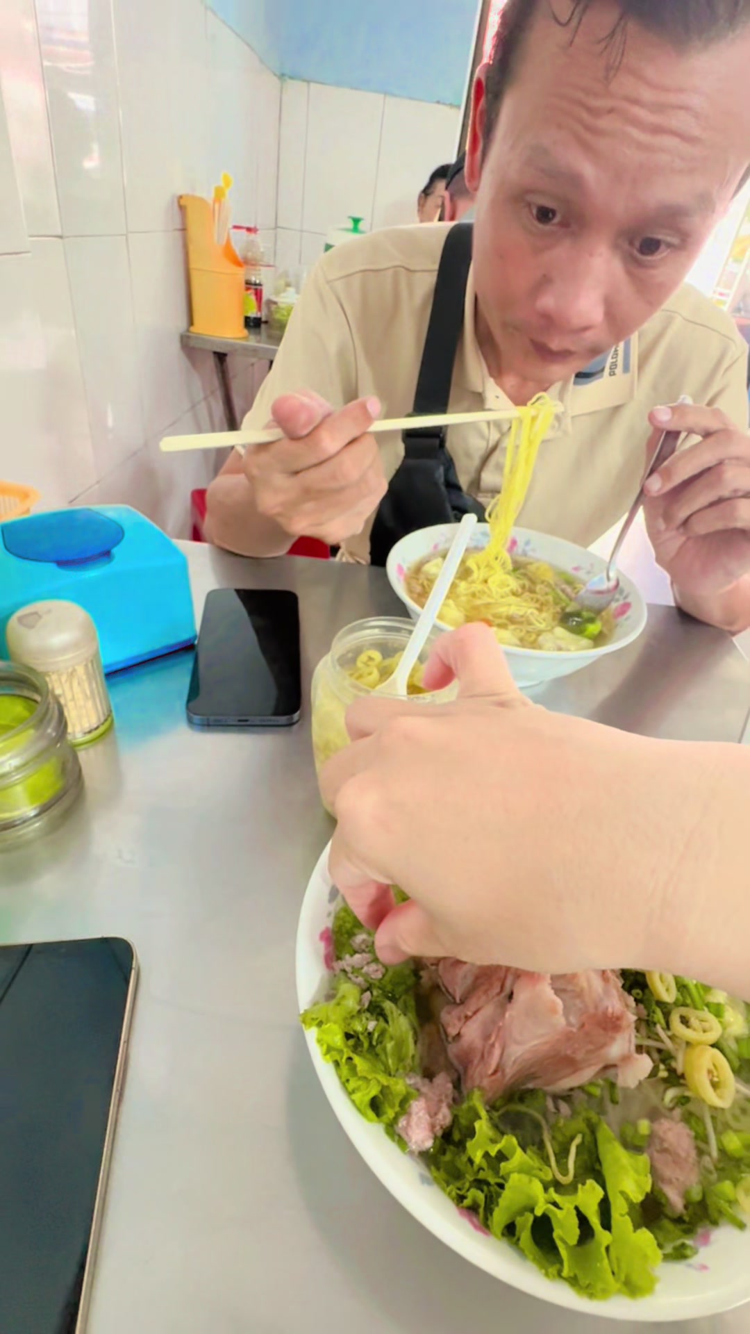 Kệ đi tao tự bốc ăn được mà. #nguyenthibichtuyen #votri 
