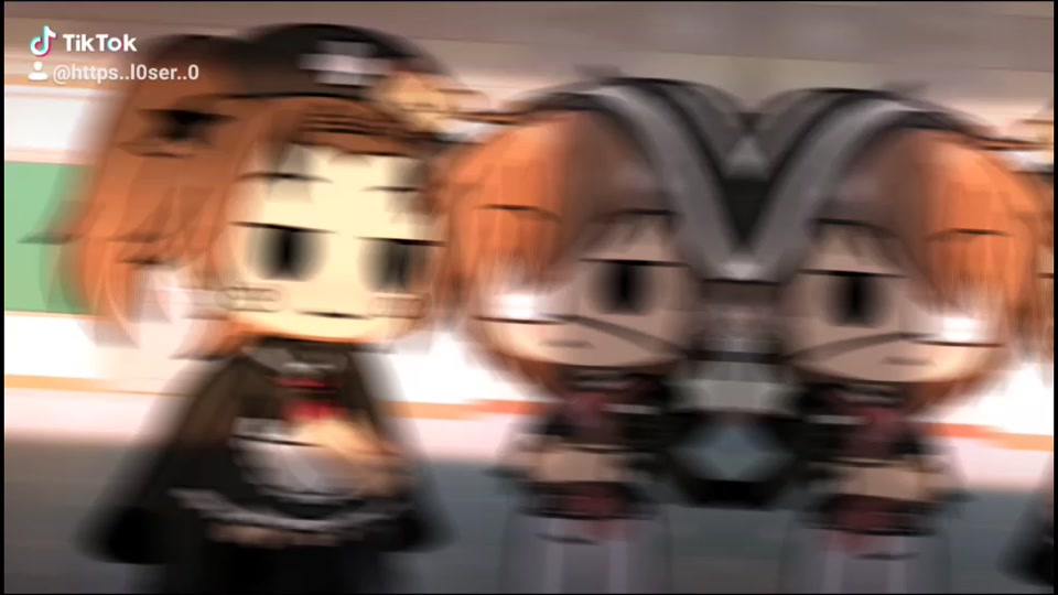 je suis de retour et nouveaux oc 👁👄👁💅