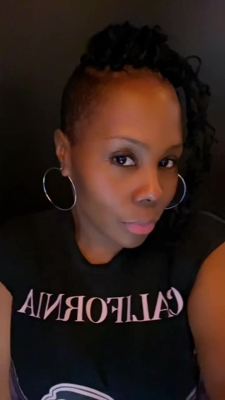 🖤🖤 She just keeps it 💯🖤🖤