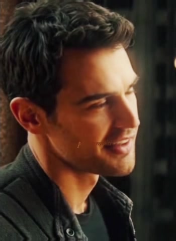 holy shit how have i not posted in over 2 months..ANYWAY IM BACK 4 NOW !! dts @hearts4phoebs @fanglace #fyp #pougesmulti #divergent #four #tobiaseaton #theojames #aftereffects panning- wtiches 